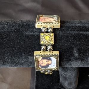 *Magnetic Wellness Bracelet with Photo Spots